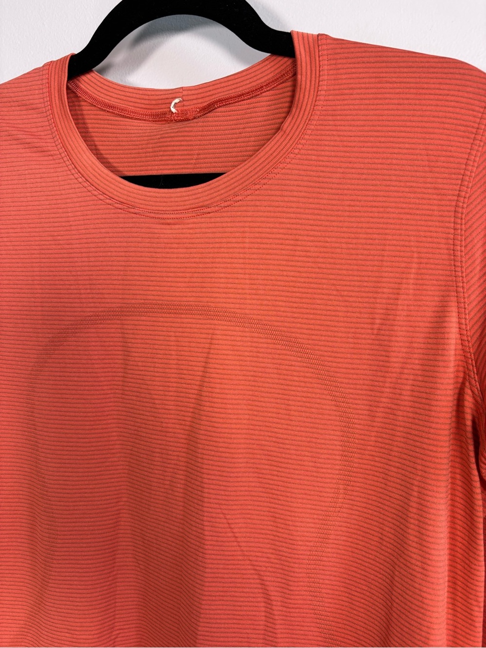 lululemon athletica Women's Swiftly Relaxed Crewneck Long Sleeve 8/10 - Picture 2 of 5